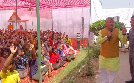 कारागार मंत्री ने मां विंध्यवासिनी का दर्शन पूजन कर कारागार का किया निरीक्षण