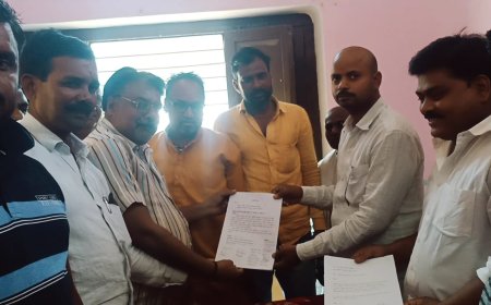 सहकारी संघ के चुनाव में मतदाता सूची में गड़बड़ी पर सौंपा ज्ञापन