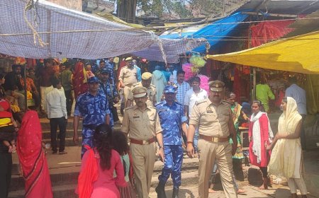 अपर पुलिस अधीक्षक नक्सल ने शीतला धामअदलपुरा और चुनार में किया पैदल भ्रमण