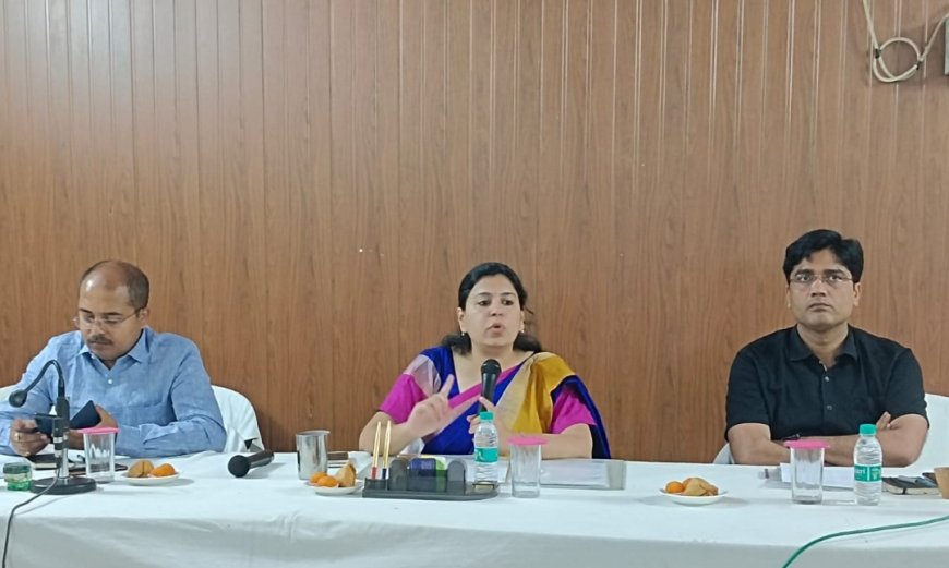 धूमधाम से आयोजित होगा विंध्याचल में चैत्र नवरात्र मेला - जिलाधिकारी