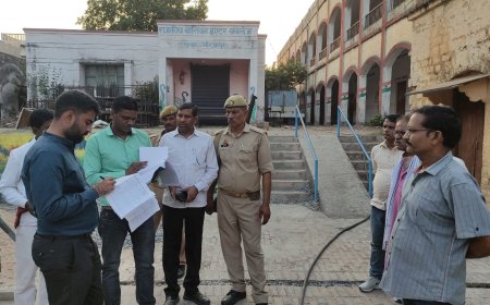 उपजिलाधिकारी ने किया नगर में मतदान केंद्रों का निरीक्षण