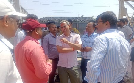 अमृत भारत योजना में चयनित रेलवे स्टेशनों पर यात्रियों को मिलेगी विश्व स्तरीय सुविधा - डीआरएम