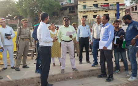 मंडलायुक्त ने चुनार तहसील क्षेत्र में 50 लाख से अधिक के निर्माण कार्यों का किया निरीक्षण