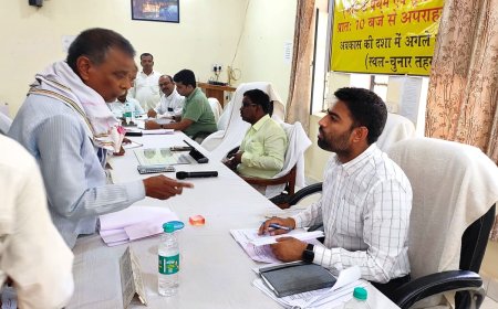 मंडलायुक्त ने चुनार एवं जिलाधिकारी ने लालगंज तहसील में सुनीं लोगों  की समस्याएं