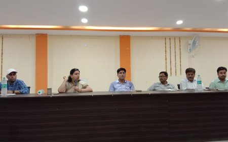 गांव के सरकारी/ सार्वजनिक भूमि की सुरक्षा करना लेखपाल की जिम्मेदारी - जिला मजिस्ट्रेट