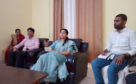 चुनार महोत्सव से क्षेत्र की विशिष्टताओं को देश विदेश  में मिलेगी पहचान - जिलाधिकारी।