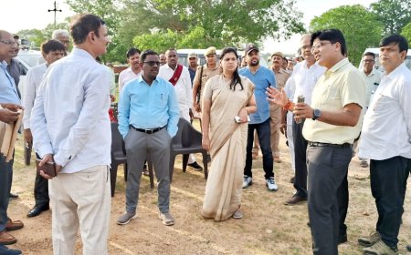 मंडलायुक्त व जिलाधिकारी ने विंध्य विश्वविद्यालय व कलेक्ट्रेट के लिए भूमि का निरीक्षण