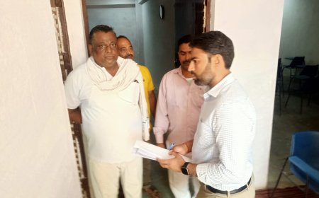 डीएम के निर्देश पर एसडीएम ने एसीएमओ के साथ नर्सिंग कॉलेज में शिकायतों की किया जांच।