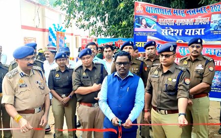 मंडलायुक्त, डीआईजी ने एसपी के साथ किया यातायात माह का  शुभारंभ