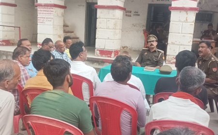 चुनार कोतवाली में पटाखा विक्रेताओं के साथ बैठक संपन्न।