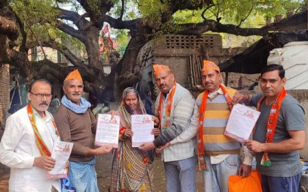 भाजपा पदाधिकारियों ने किया लाभार्थियों से संपर्क