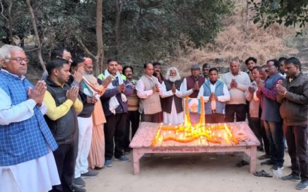 कांग्रेस जनों सहित विभिन्न संगठनों ने दी पूर्व प्रधानमंत्री मन मोहन सिंह को श्रद्धांजलि